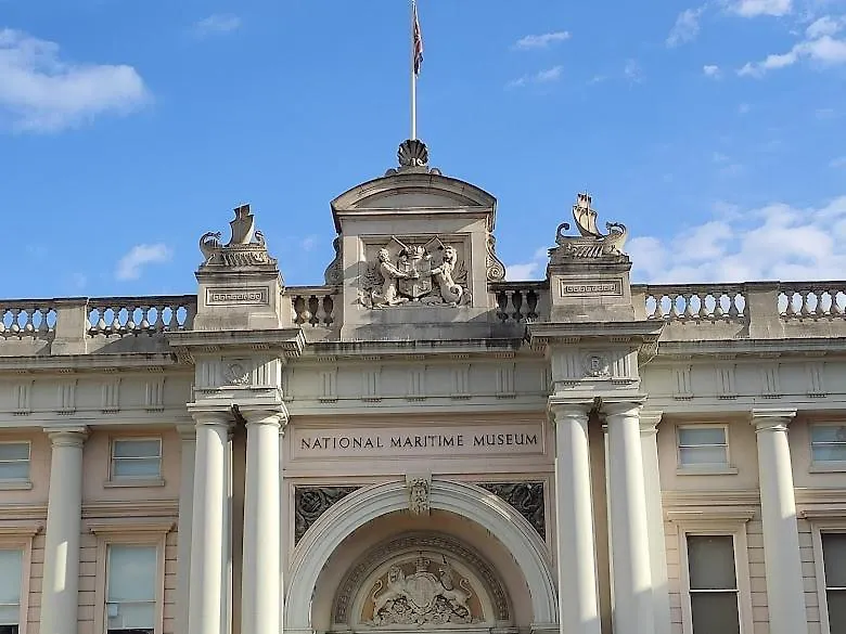 Maitland Luxury 2 Bedroom Greenwich Apartment With Good Living Space Sleeps 5 Guest- 1 Minute From Greenwich Dlr Station Londyn