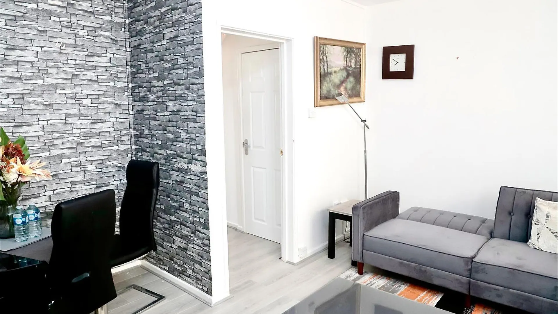 Maitland Luxury 2 Bedroom Greenwich Apartment With Good Living Space Sleeps 5 Guest- 1 Minute From Greenwich Dlr Station Londyn