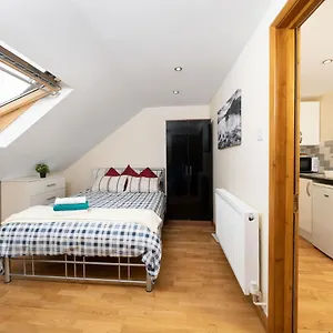 S6 Ensuite Loft Space Apartment
