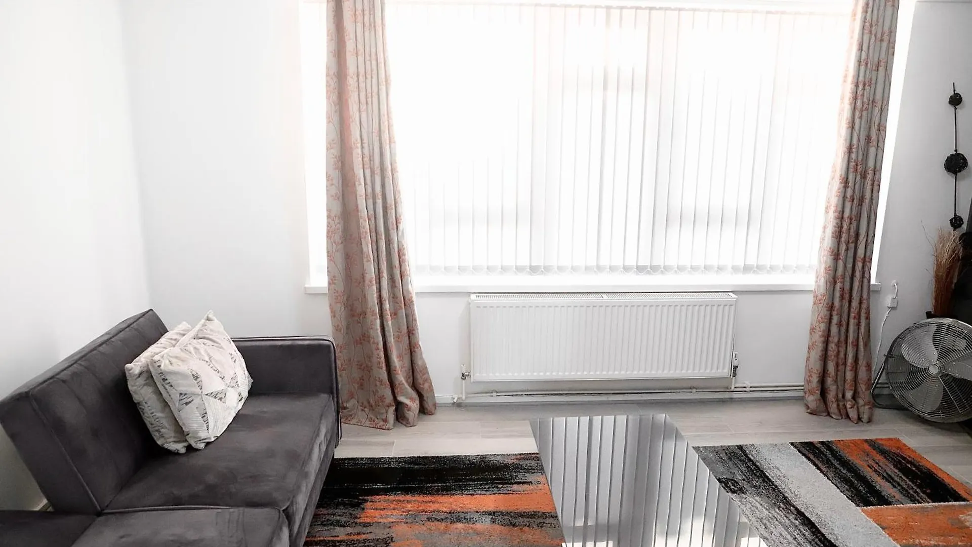 Maitland Luxury 2 Bedroom Greenwich Apartment With Good Living Space Sleeps 5 Guest- 1 Minute From Greenwich Dlr Station London 0*,