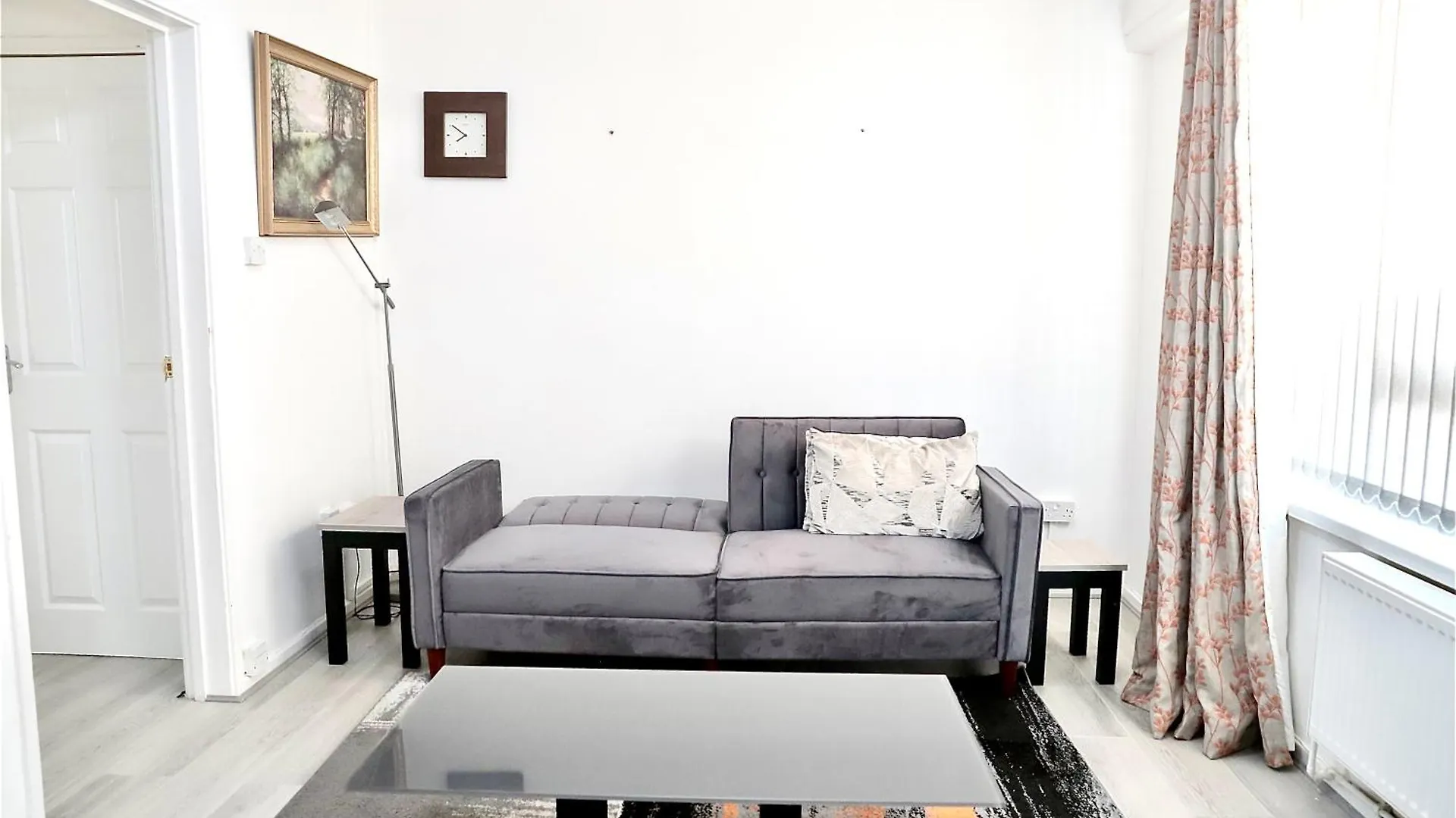 Maitland Luxury 2 Bedroom Greenwich Apartment With Good Living Space Sleeps 5 Guest- 1 Minute From Greenwich Dlr Station London