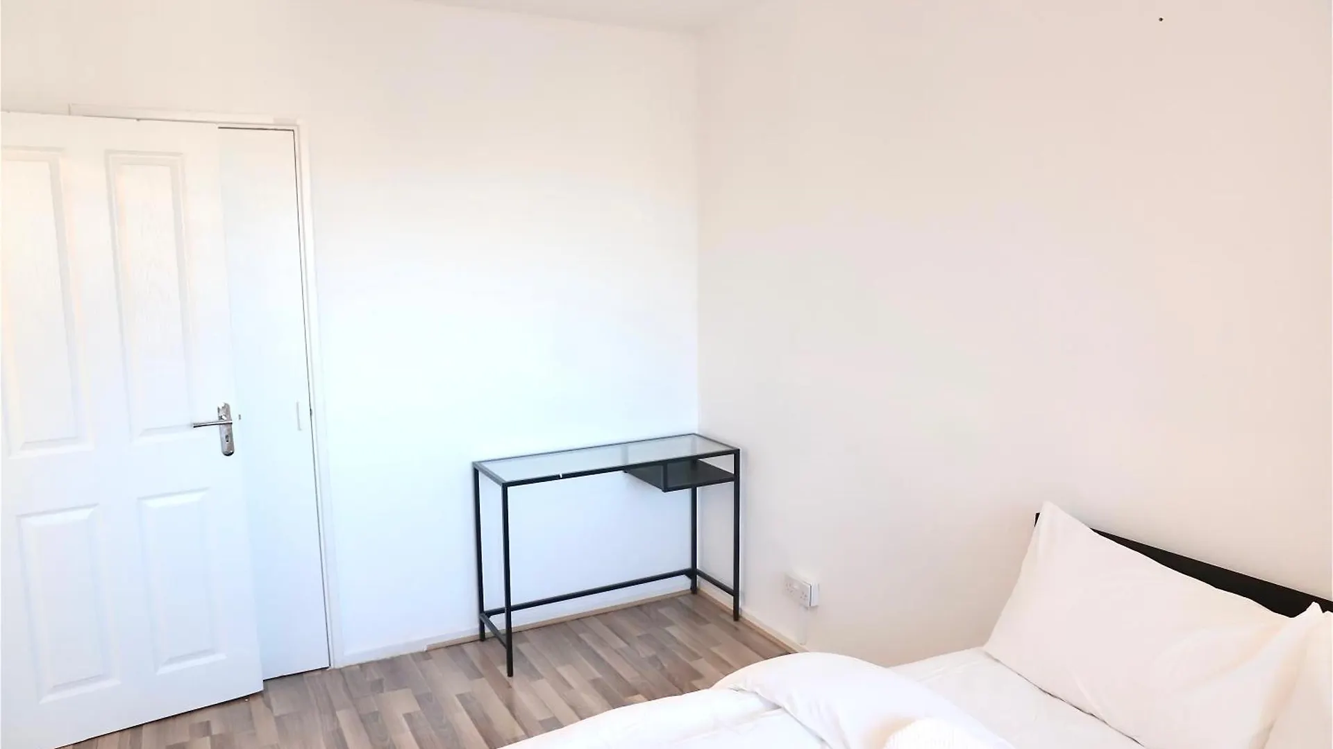 Maitland Luxury 2 Bedroom Greenwich Apartment With Good Living Space Sleeps 5 Guest- 1 Minute From Greenwich Dlr Station London United Kingdom