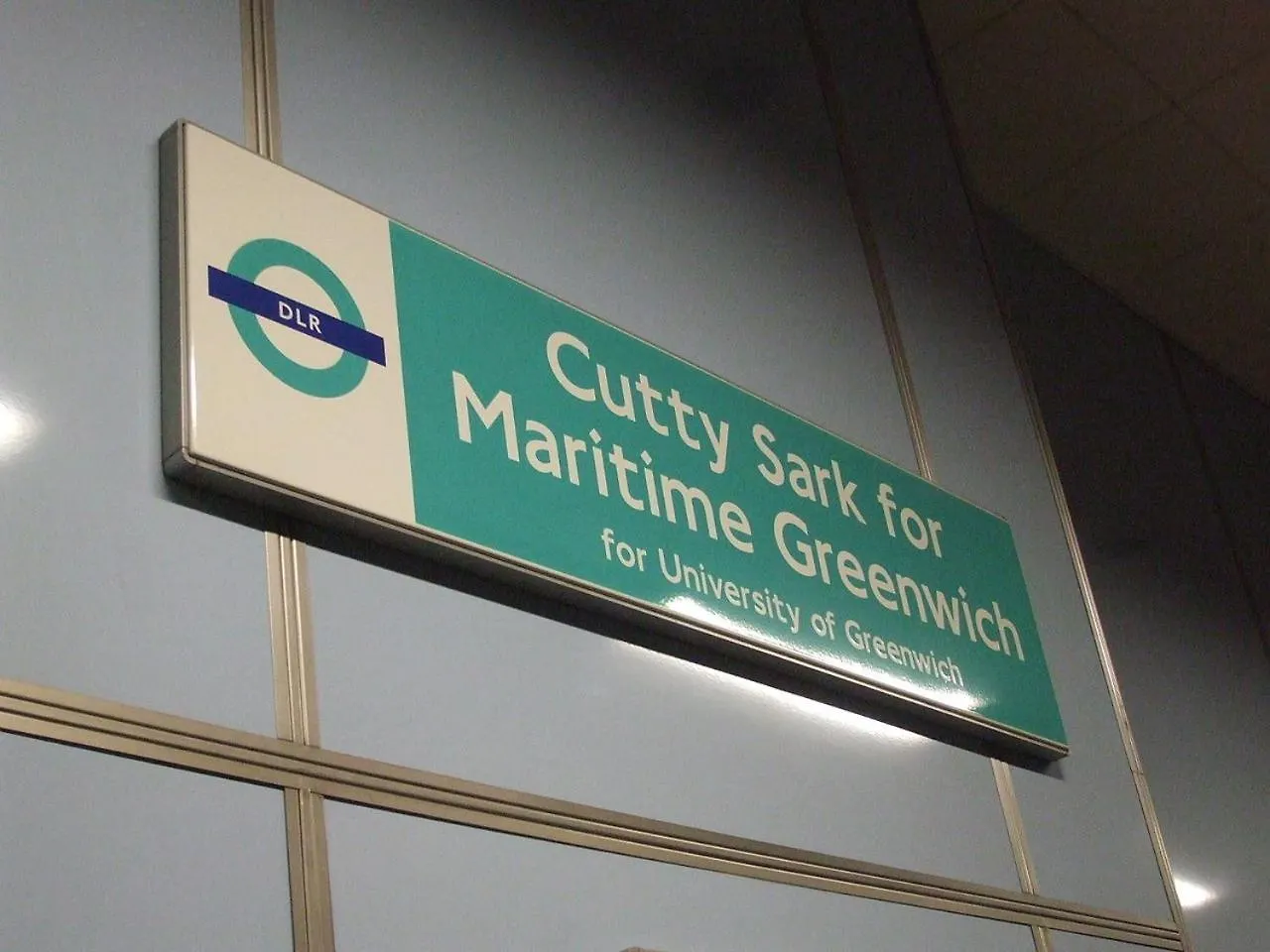 Maitland Luxury 2 Bedroom Greenwich Apartment With Good Living Space Sleeps 5 Guest- 1 Minute From Greenwich Dlr Station London