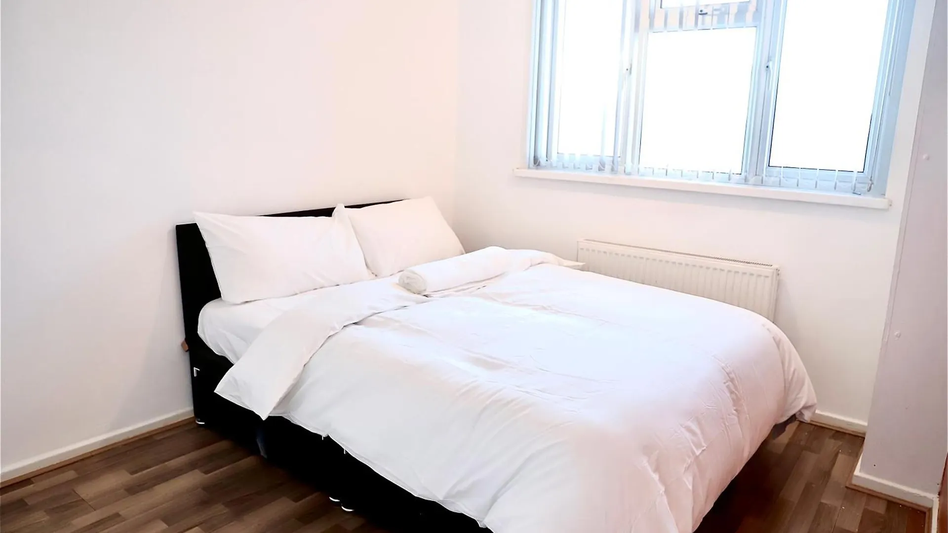 Maitland Luxury 2 Bedroom Greenwich Apartment With Good Living Space Sleeps 5 Guest- 1 Minute From Greenwich Dlr Station London