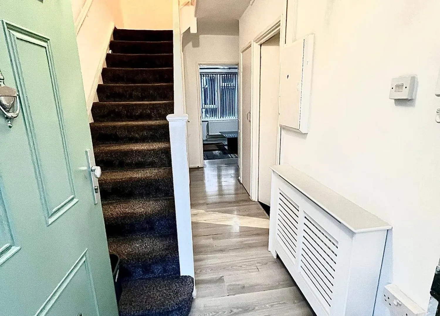 Maitland Luxury 2 Bedroom Greenwich Apartment With Good Living Space Sleeps 5 Guest- 1 Minute From Greenwich Dlr Station London