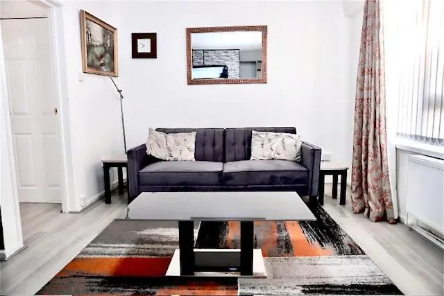Maitland Luxury 2 Bedroom Greenwich Apartment With Good Living Space Sleeps 5 Guest- 1 Minute From Greenwich Dlr Station London