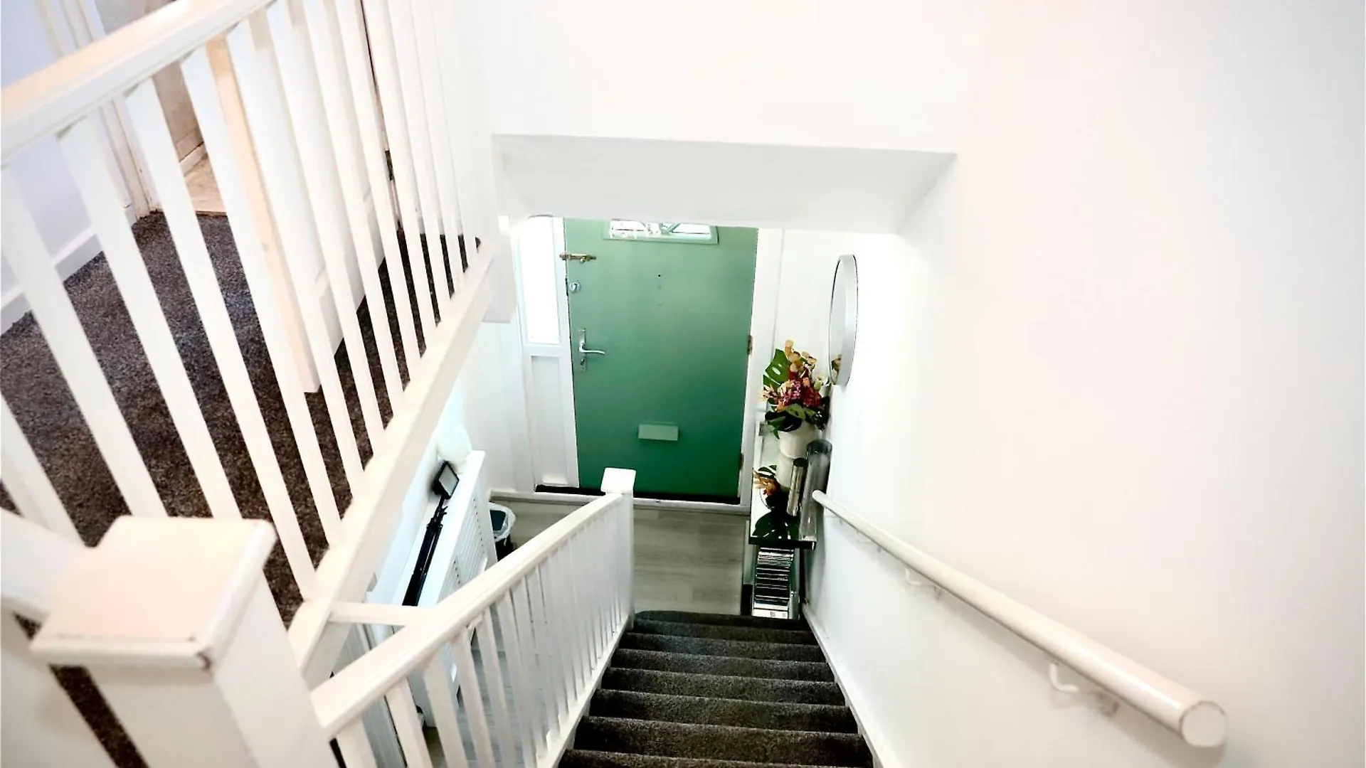Maitland Luxury 2 Bedroom Greenwich Apartment With Good Living Space Sleeps 5 Guest- 1 Minute From Greenwich Dlr Station London
