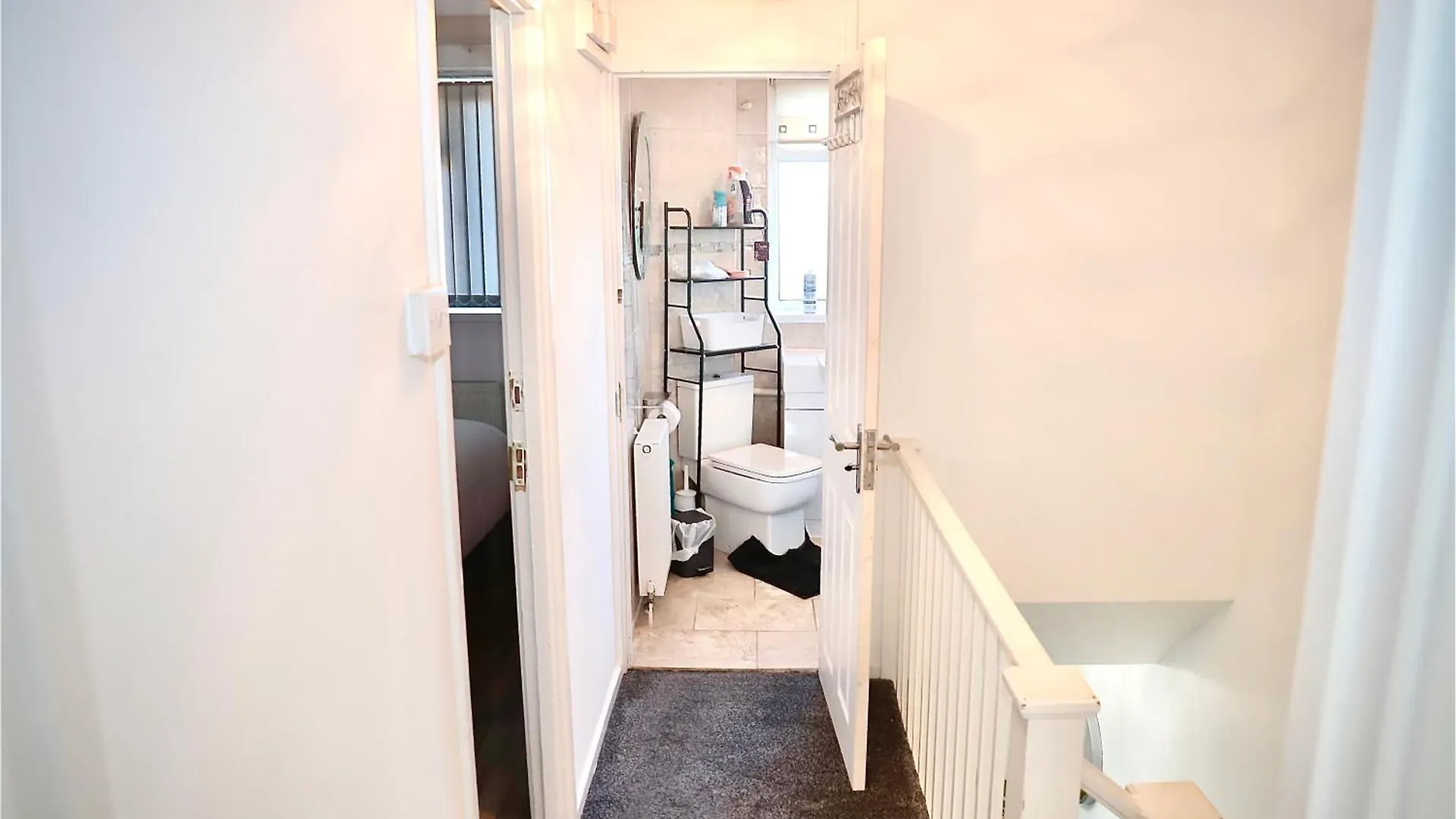 Maitland Luxury 2 Bedroom Greenwich Apartment With Good Living Space Sleeps 5 Guest- 1 Minute From Greenwich Dlr Station London United Kingdom