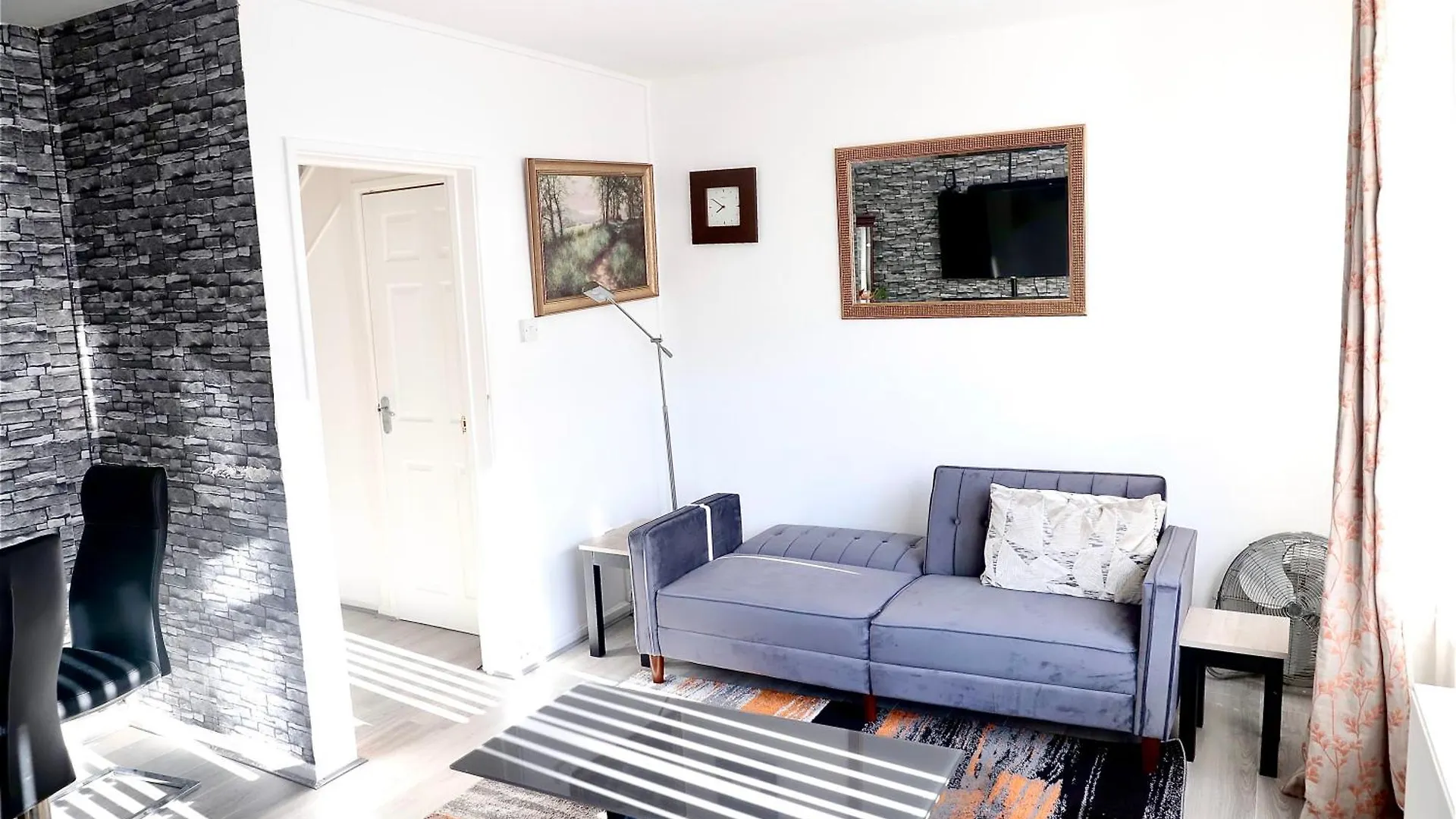 Maitland Luxury 2 Bedroom Greenwich Apartment With Good Living Space Sleeps 5 Guest- 1 Minute From Greenwich Dlr Station London 0*,