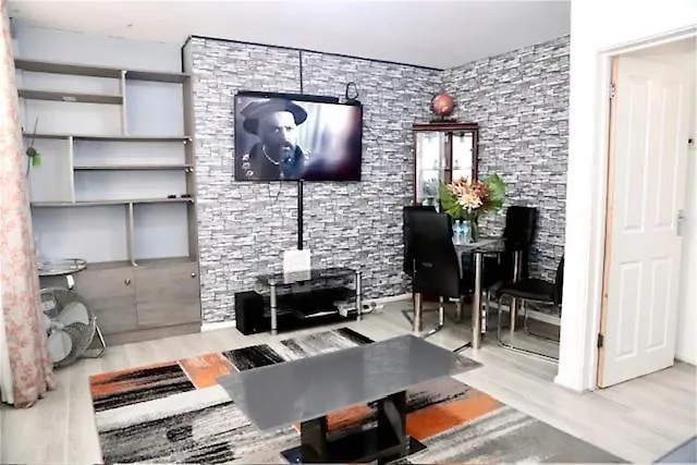 Maitland Luxury 2 Bedroom Greenwich Apartment With Good Living Space Sleeps 5 Guest- 1 Minute From Greenwich Dlr Station London 0*,  United Kingdom
